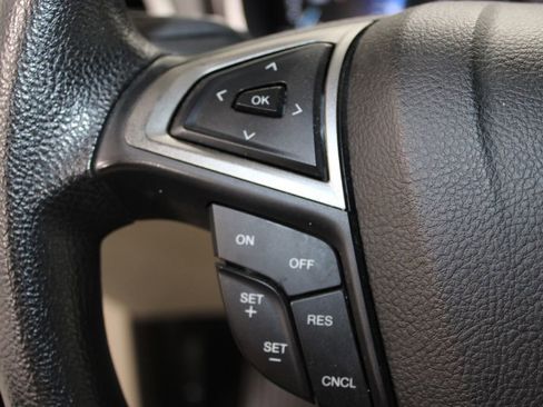 Used 2020 Ford Fusion SE FWD image 22