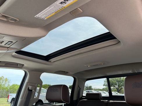 Used 2017 Chevrolet Silverado 1500 High Country image 28