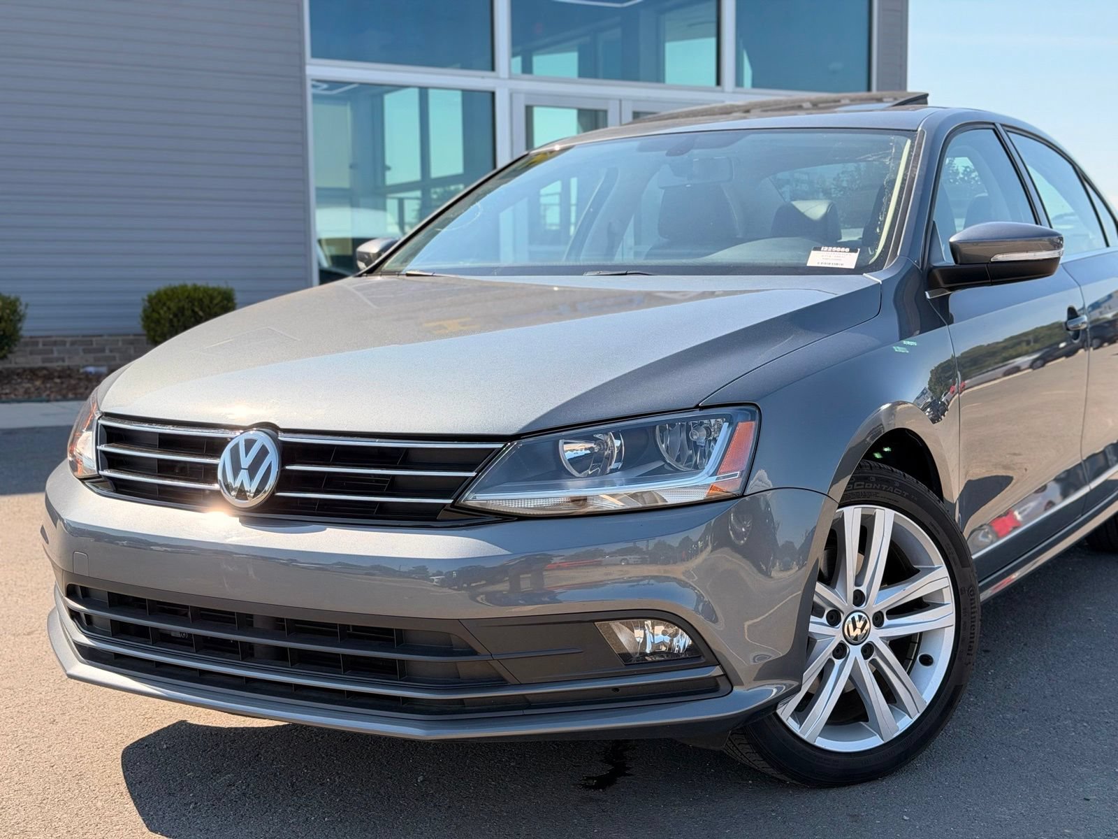 Used 2017 Volkswagen Jetta SEL Premium FWD image 3