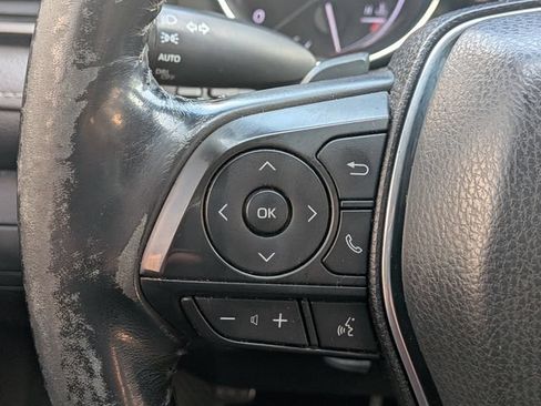 Used 2020 Toyota Camry SE FWD image 23