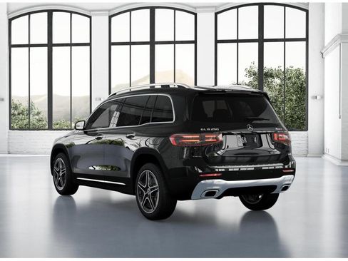 Used 2026 Mercedes-Benz GLB 250 4MATIC image 28