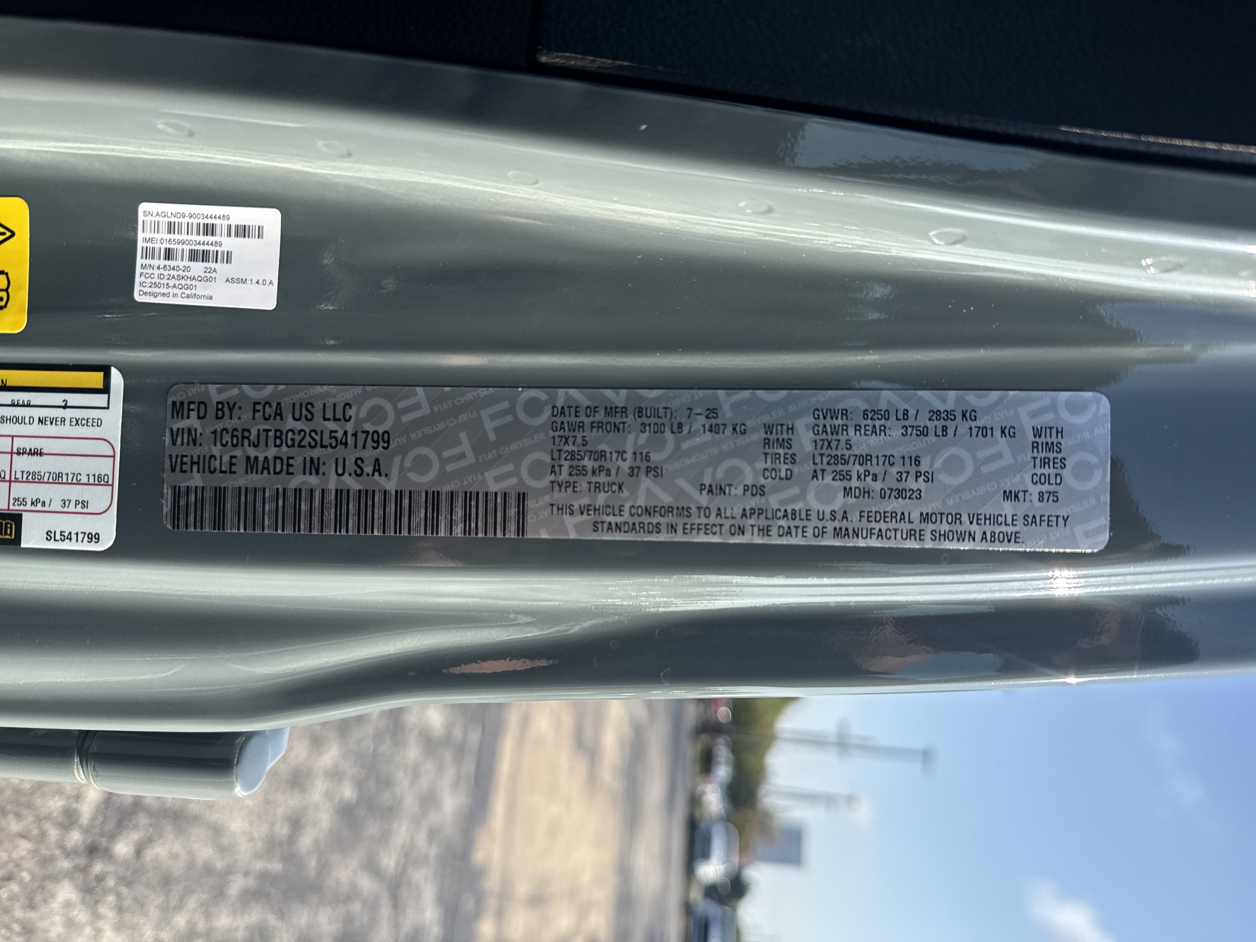 Used 2025 Jeep Gladiator Rubicon AWD/4WD image 36