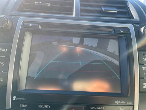 Used 2014 Toyota Camry XLE image 22