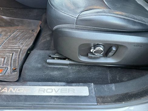 Used 2018 Land Rover Range Rover Evoque Landmark Edition image 26