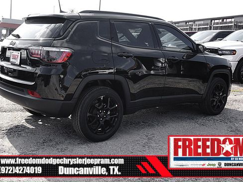 New 2026 Jeep Compass Latitude image 5