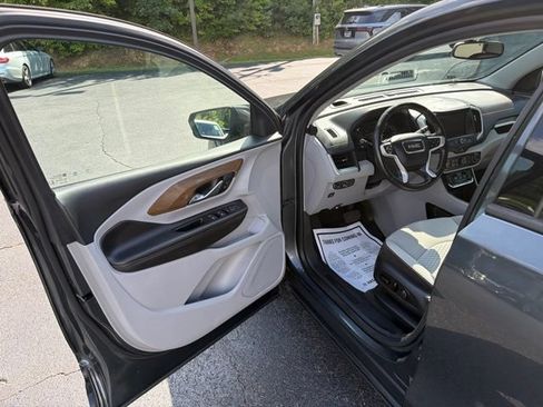 Used 2020 GMC Terrain SLE w/ Driver Convenience Package FWD image 13