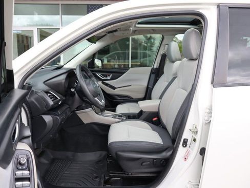 Used 2020 Subaru Forester Premium AWD/4WD image 9
