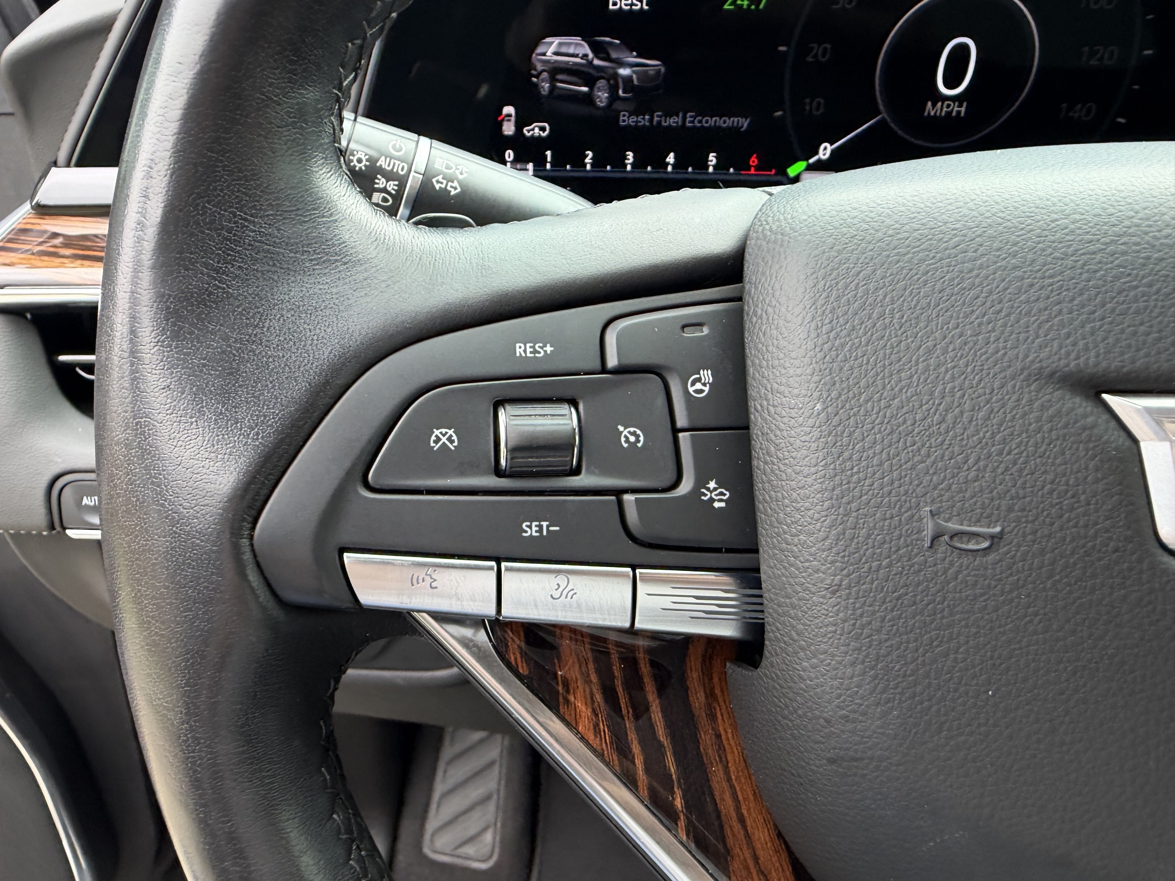 Used 2021 Cadillac Escalade Premium Luxury w/ Driver Assist Tech Package AWD/4WD image 28