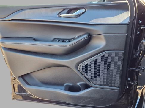 New 2025 Jeep Grand Cherokee L Altitude AWD/4WD image 18