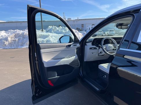 Used 2023 Hyundai Palisade Calligraphy image 20
