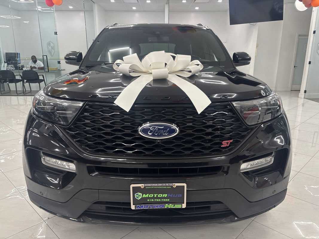 Used 2021 Ford Explorer ST w/ Equipment Group 401A AWD/4WD image 2