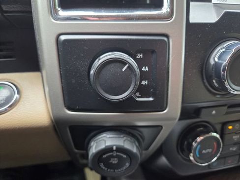 Used 2016 Ford F150 Lariat w/ Equipment Group 501A Mid AWD/4WD image 19