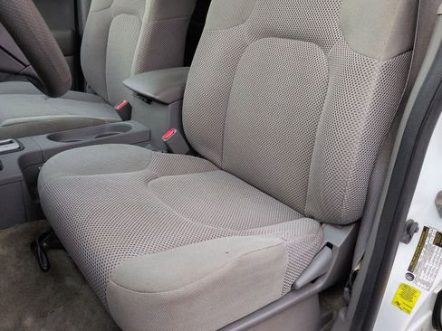 Used 2018 Nissan Frontier SV image 17