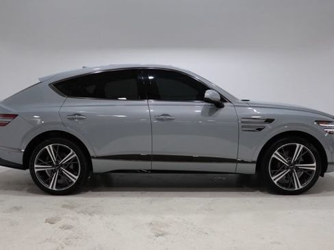 Used 2025 Genesis GV80 3.5T e-SC AWD/4WD image 9