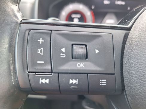 Used 2023 Nissan Rogue Platinum w/ Platinum Premium Package image 13