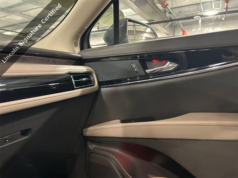 Used 2022 Lincoln Nautilus Reserve image 19