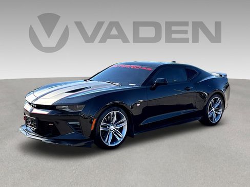 Used 2018 Chevrolet Camaro SS image 3