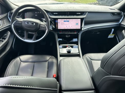 New 2026 Jeep Grand Cherokee L Limited image 15