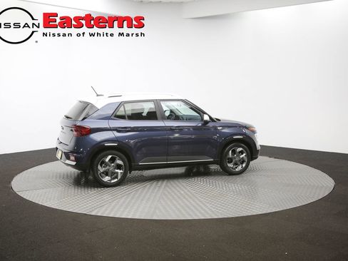 Used 2023 Hyundai Venue Limited image 71