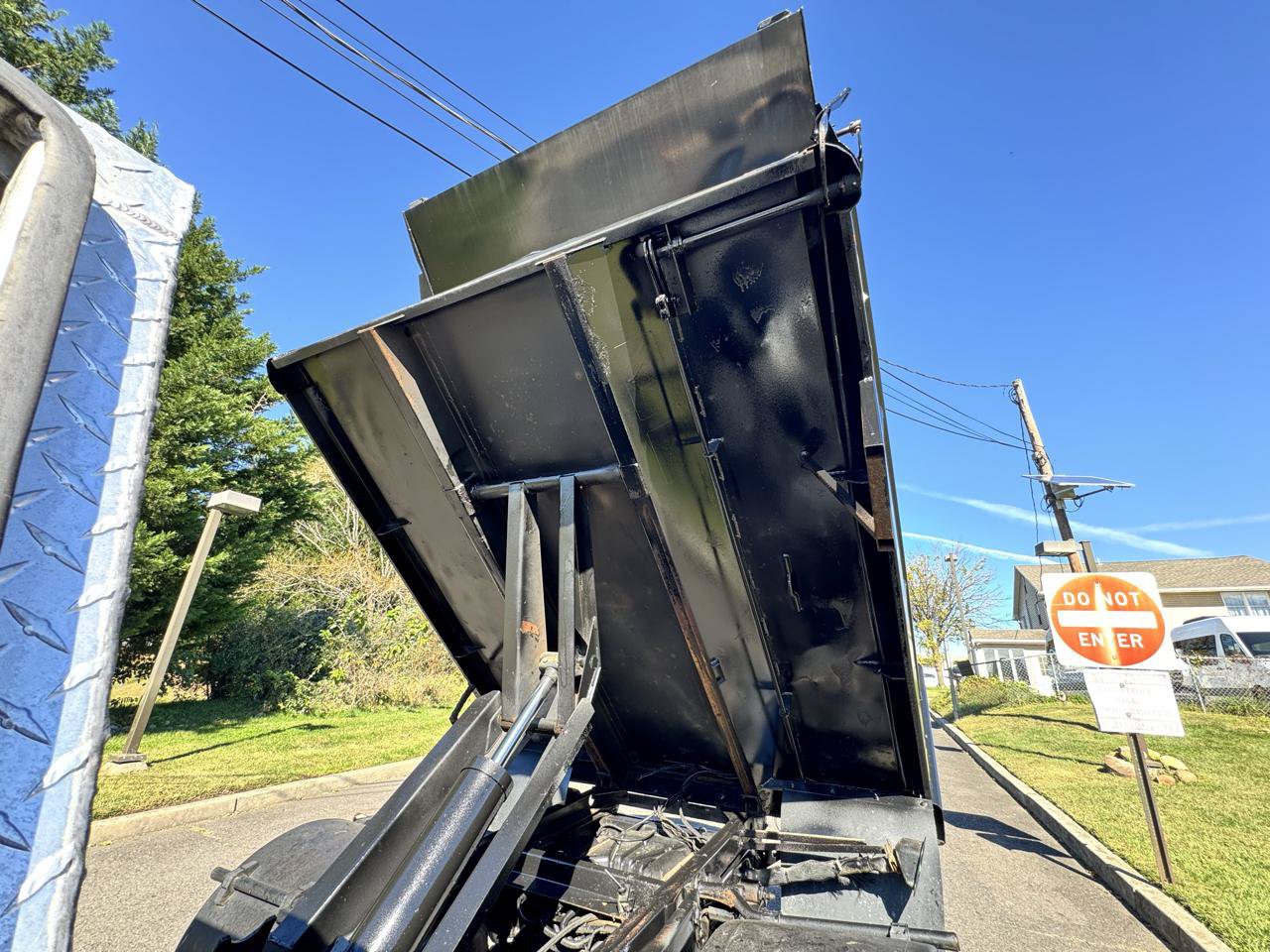 Used 2018 Ford F550 4x4 Regular Cab Super Duty image 12