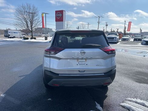 Used 2021 Nissan Rogue SV image 6