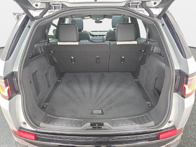 Used 2026 Land Rover Discovery Sport Landmark AWD/4WD image 34