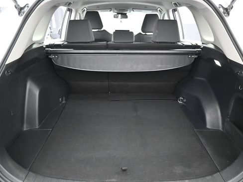 Used 2025 Toyota RAV4 XLE AWD/4WD image 28