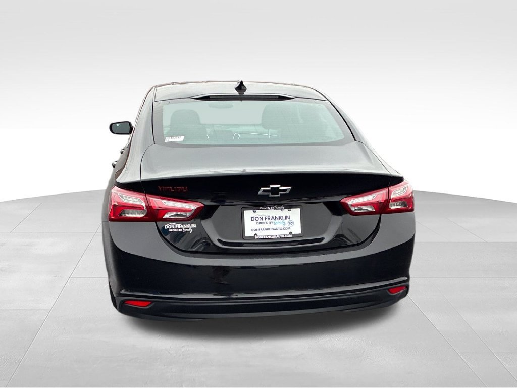 Used 2023 Chevrolet Malibu LT w/ Redline Edition FWD image 4