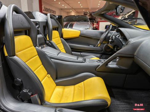 Used 2005 Lamborghini Murcielago Roadster image 12