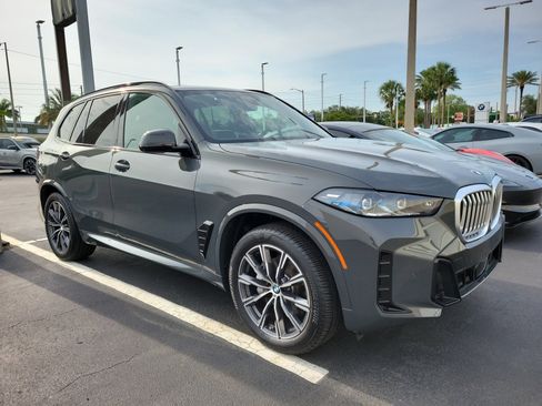 Used 2024 BMW X5 sDrive40i w/ M Sport Package RWD image 2