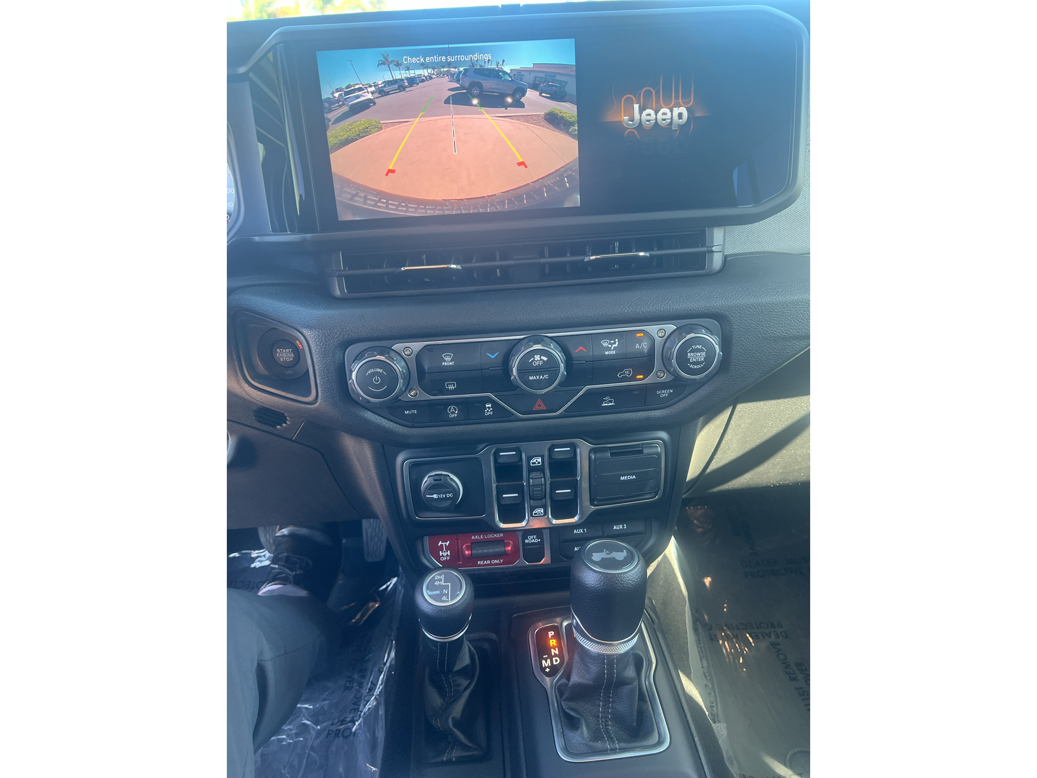 Used 2025 Jeep Wrangler Unlimited Sport AWD/4WD image 10