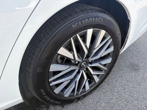 Used 2025 Nissan Altima 2.5 SV FWD image 30