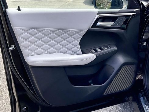 Used 2023 Mitsubishi Outlander SEL image 9