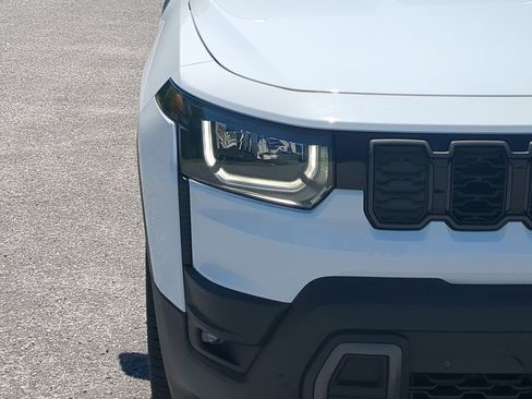 New 2026 Jeep Cherokee Overland AWD/4WD image 8