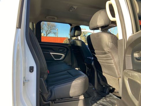 Used 2023 Nissan Titan SV w/ SV Convenience Package AWD/4WD image 32