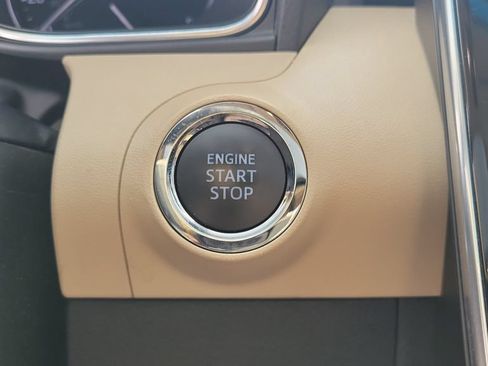 Certified 2019 Toyota Avalon Limited FWD image 28