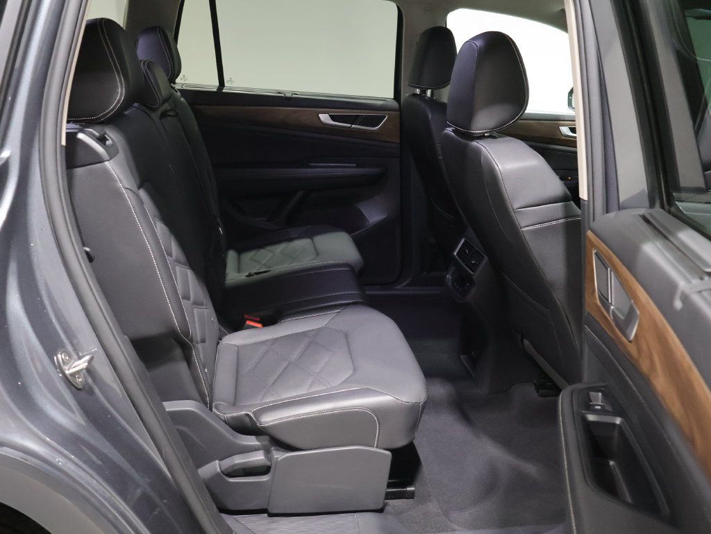 Used 2025 Volkswagen Atlas SE AWD/4WD image 22