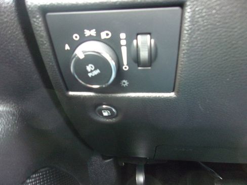 Used 2022 Jeep Grand Cherokee Laredo X image 23