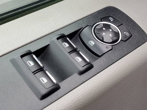 Used 2018 Ford F150 XLT w/ Equipment Group 302A Luxury AWD/4WD image 29