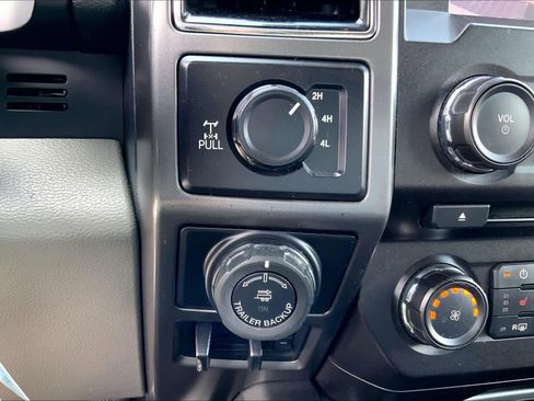 Used 2018 Ford F150 XLT w/ Equipment Group 302A Luxury AWD/4WD image 31