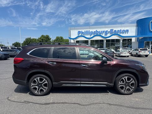 Used 2023 Subaru Ascent Touring AWD/4WD image 4