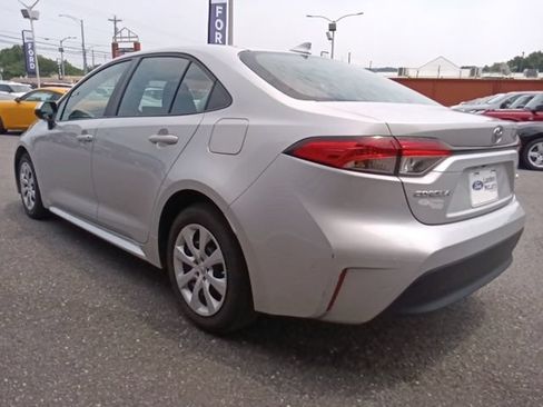 Used 2024 Toyota Corolla LE FWD image 5