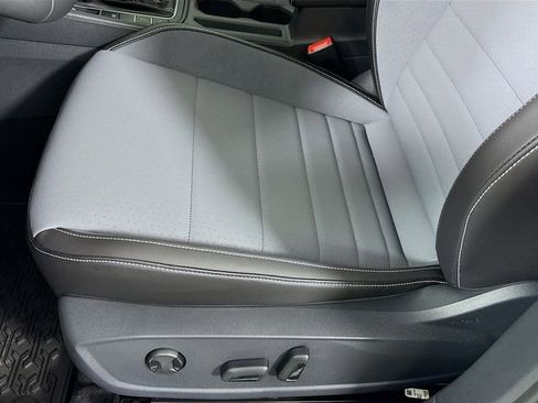 New 2026 Volkswagen Jetta SE FWD image 19