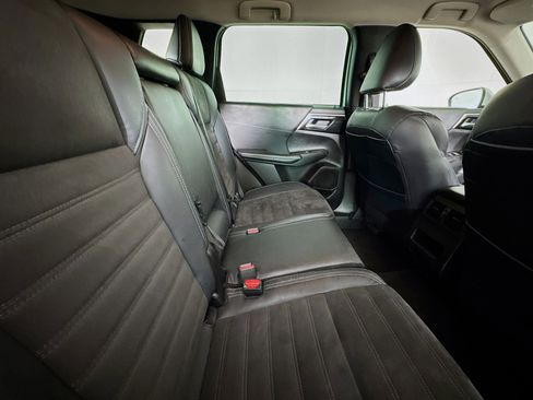 Used 2022 Mitsubishi Outlander SE image 26