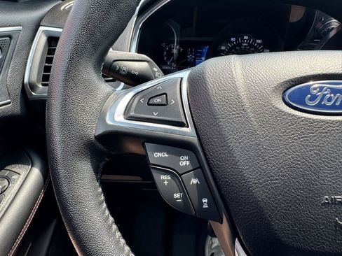 Used 2021 Ford Edge Titanium w/ Equipment Group 301A FWD image 18