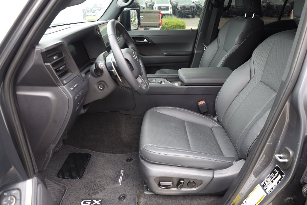 Used 2026 Lexus GX 550 w/ Cold Area Package AWD/4WD image 11