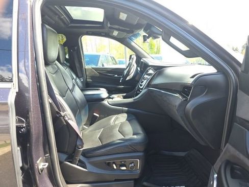 Used 2017 Cadillac Escalade Platinum AWD/4WD image 20