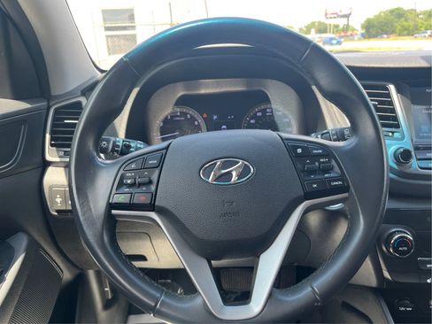 Used 2018 Hyundai Tucson Value FWD image 19