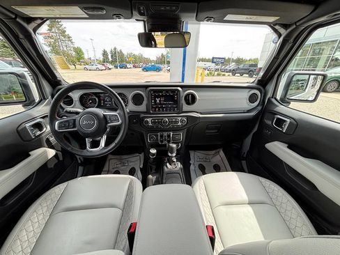 Used 2023 Jeep Wrangler Unlimited Sahara AWD/4WD image 20