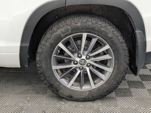 Used 2018 Toyota Highlander XLE image 14